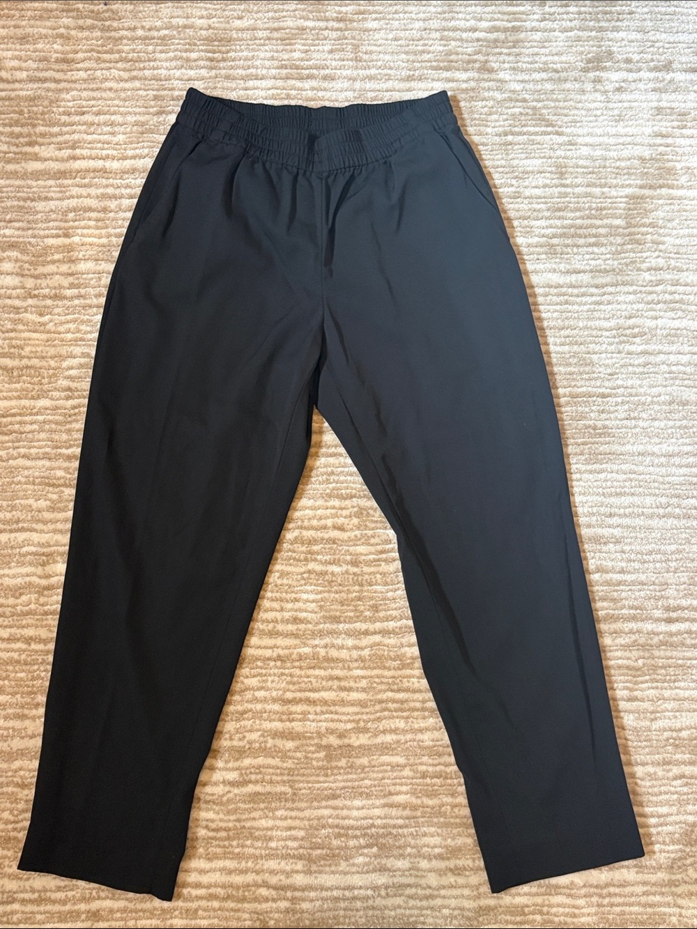 Everlane Women’s Black Elastic-Waist Tapered Pants